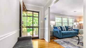 Fernseher, Kamin, Arbeitsbereiche