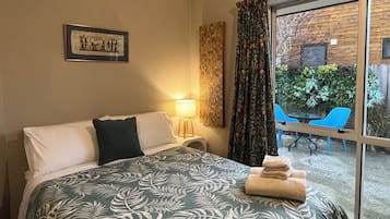 2 bedrooms, iron/ironing board, free WiFi, bed sheets