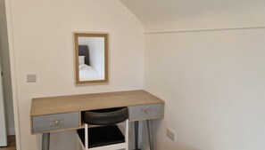 Interior - 2 Bed Cottage-sleeps 4-private Garden-parking (Omagh)