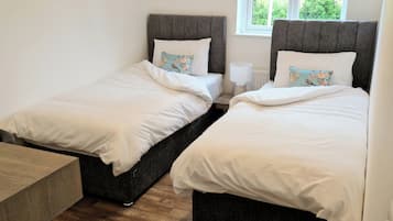 2 habitaciones, tabla de planchar con plancha y wifi gratis