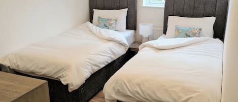 2 chambres, fer et planche Ă  repasser, Wi-Fi gratuit, draps fournis