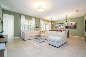 Télévision, lecteur de DVD, livres, chaîne hi-fi