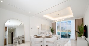 아파트, 바다 전망 | 거실 공간