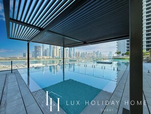 Outdoor pool - LUX The Palace Beach Suite (Dubai)