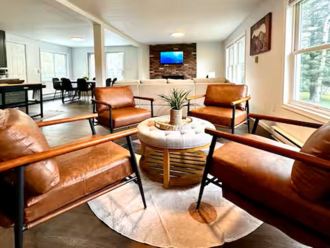 Smart-tv, eldstad, tv-spel och bordsfotboll