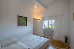 4 chambres, fer et planche à repasser, Wi-Fi, draps fournis