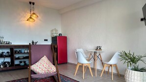 Interior - Guest suite MARS, Boracay, ocean view holiday home with pool (Malay)