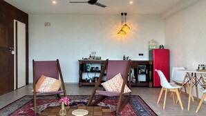 Interior - Guest suite MARS, Boracay, ocean view holiday home with pool (Malay)