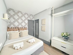 コンフォート アパートメント シティビュー | ノートパソコン用作業スペース、アイロン / アイロン台、旅行用ベビーベッド、WiFi (無料)