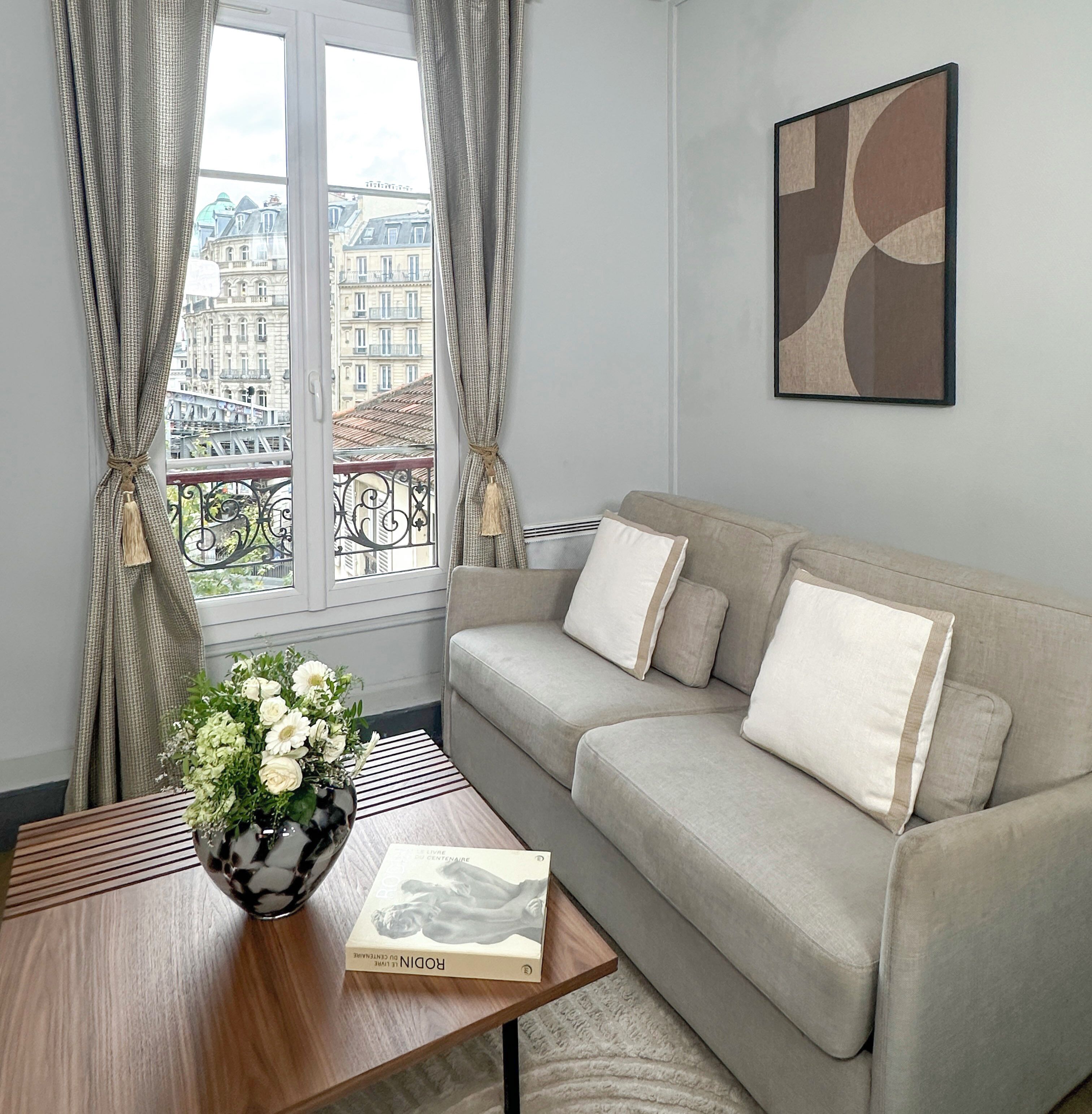 Comfort Apartment, City View | Living area | 80-cm Smart TV with digital channels