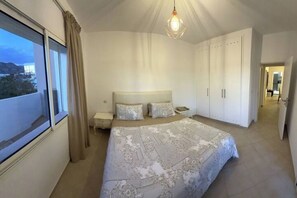 2 chambres, fer et planche Ă repasser, Wi-Fi, draps fournis