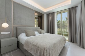 3 chambres, fer et planche à repasser, Wi-Fi, draps fournis