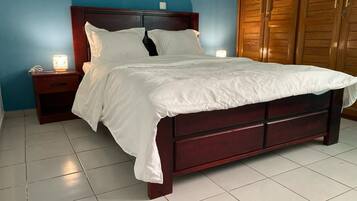 2 bedrooms, iron/ironing board, free WiFi, bed sheets