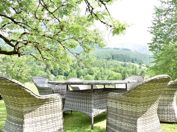 Meubles, Mobilier De Jardin, Couverture De Sol, Osier, Jardin, Tableau De Plein Air, Chaise, Pelouse, Ombre, Aménagement Paysager