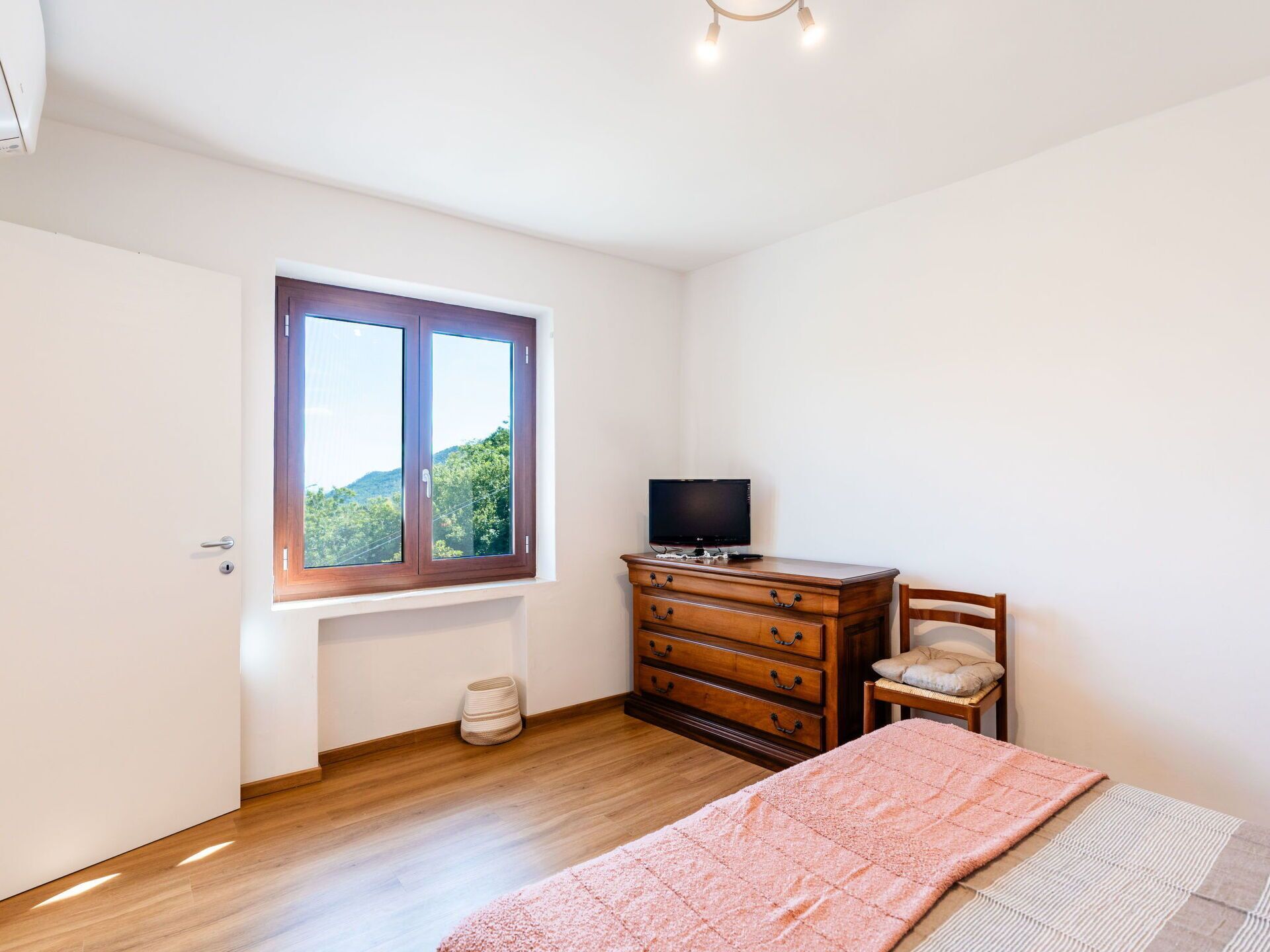 Interior Design, Flooring, Wand, Fussboden, Holz, Zimmer, Bett, Schlafzimmer, Decke, Möbel