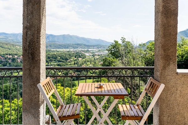 Möbel, Gartenmöbel, Hügel, Tabelle, Tisch Im Freien, Stuhl, Gebirge, Bergstation, Balkon, Küche & Esszimmer Tisch