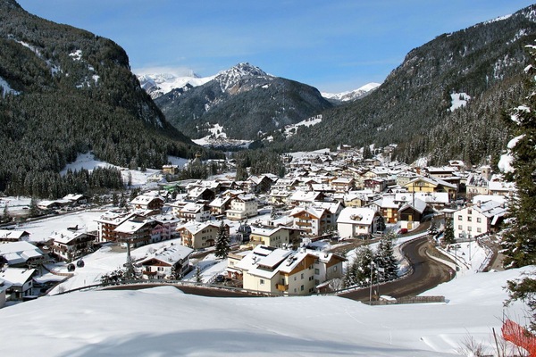 Bergforms, Berg, Hügel, Gebirge, Bergstation, Hochland, Landschaft, Senke, Winter, Dorf