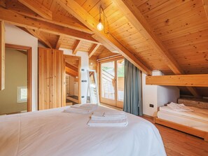 3 chambres, lit parapluie