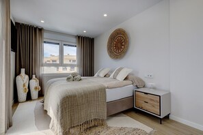 2 chambres, fer et planche à repasser, Wi-Fi gratuit, draps fournis