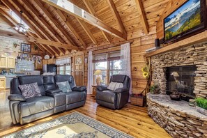 TV, fireplace