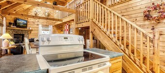 Douglas Lake Front with Private Dock, Private Pavilion, hot tub, and fire pit!!