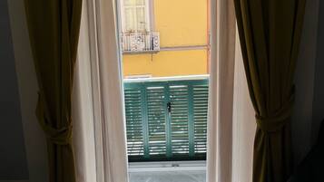Ferdinand | Balcony