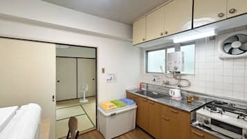 Fridge, microwave, stovetop, electric kettle