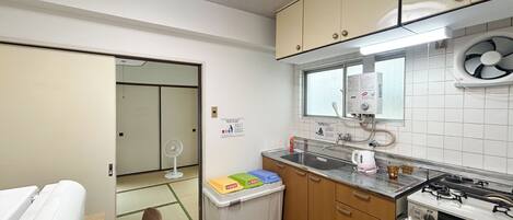Fridge, microwave, stovetop, electric kettle