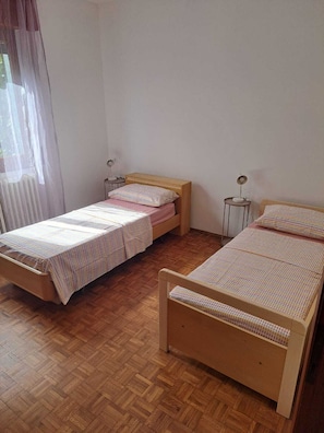 2 bedrooms, WiFi, bed sheets