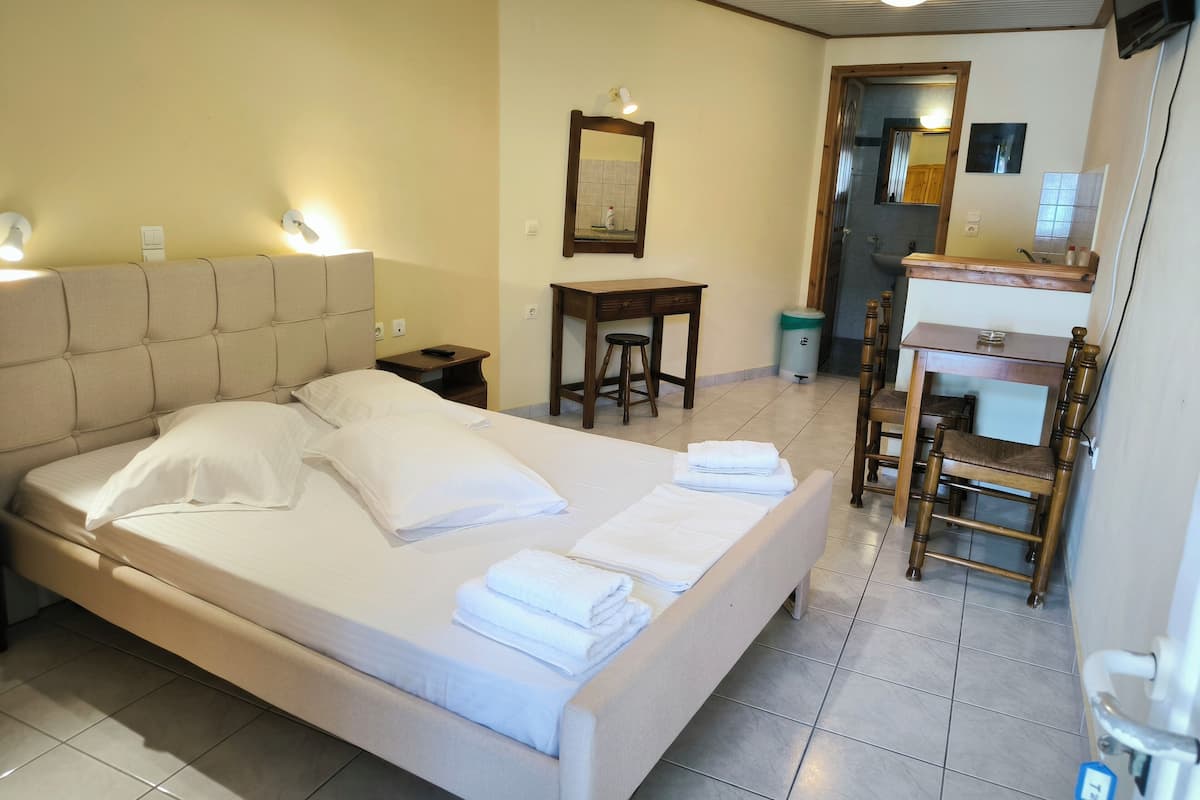 Double Room, Balcony, Sea View | Free WiFi