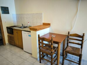 Tweepersoonskamer, balkon, uitzicht op zee | Privékeuken