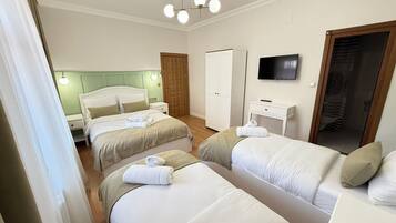 Firemannsrom – standard | Bad | Dusj, hårføner, tøfler og håndklær