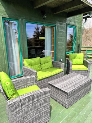 Property grounds - “A cozy rustic cabin with modern touches and beautiful views, the perfect escape (Statiunea Muntele Baisorii)