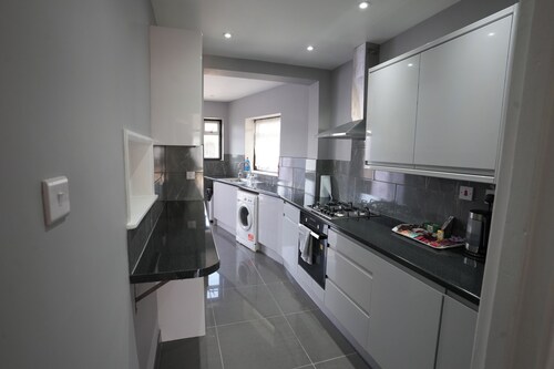 Westwick Gardens Retreat - 4 Bedroom House