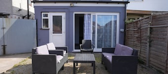Westwick Gardens Retreat - 4 Bedroom House