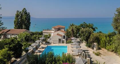 Charming 1-bedroom Penthouse apartment in Lourdata