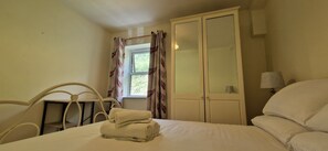 2 Schlafzimmer, Bügeleisen/Bügelbrett, WLAN, Bettwäsche