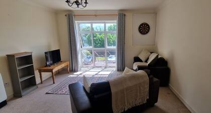 Tidy, Spacious & Quiet 2BD on Edge of Cork City