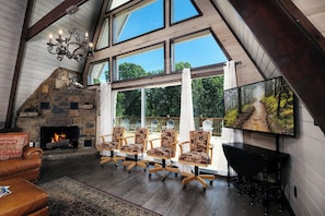 Interior - Amazing Grace: Where Peace Finds You (Pigeon Forge)
