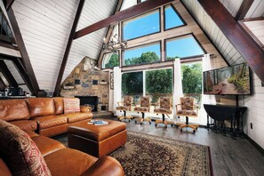 Smart TV, chimenea y videojuegos 