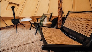 Basic Double Room | WiFi (free) - Lake View Cozy Tents (Selfoss)