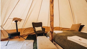 Basic Double Room | WiFi (free) - Lake View Cozy Tents (Selfoss)