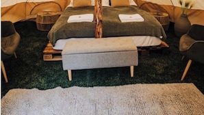 Basic Double Room | WiFi (free) - Lake View Cozy Tents (Selfoss)