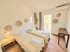 2 chambres, fer et planche à repasser, lit parapluie, Wi-Fi gratuit