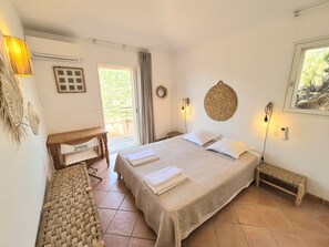 2 bedrooms, iron/ironing board, travel cot, free WiFi