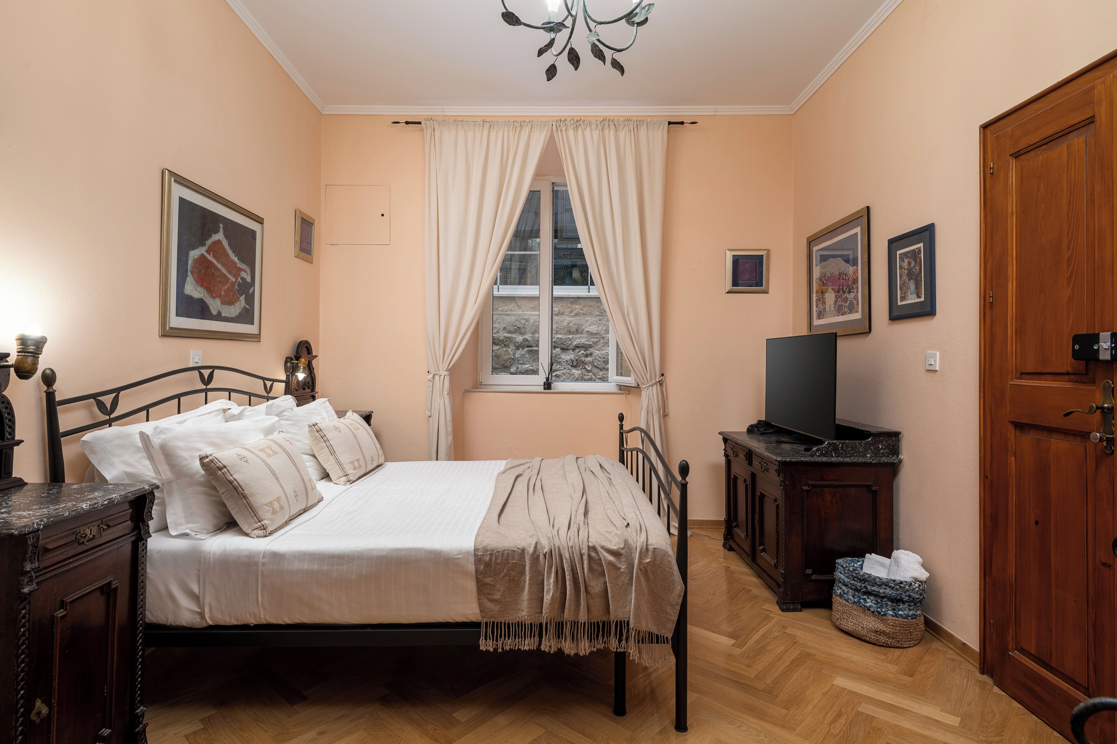 標準開放式客房 | 客房內保險箱、免費無線上網