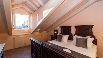 Royal Suite | In-room safe, free WiFi