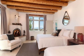 3 bedrooms, iron/ironing board, WiFi