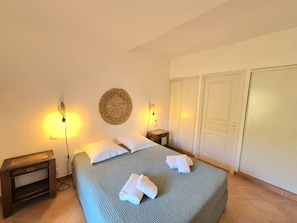 2 bedrooms, iron/ironing board, travel crib, free WiFi