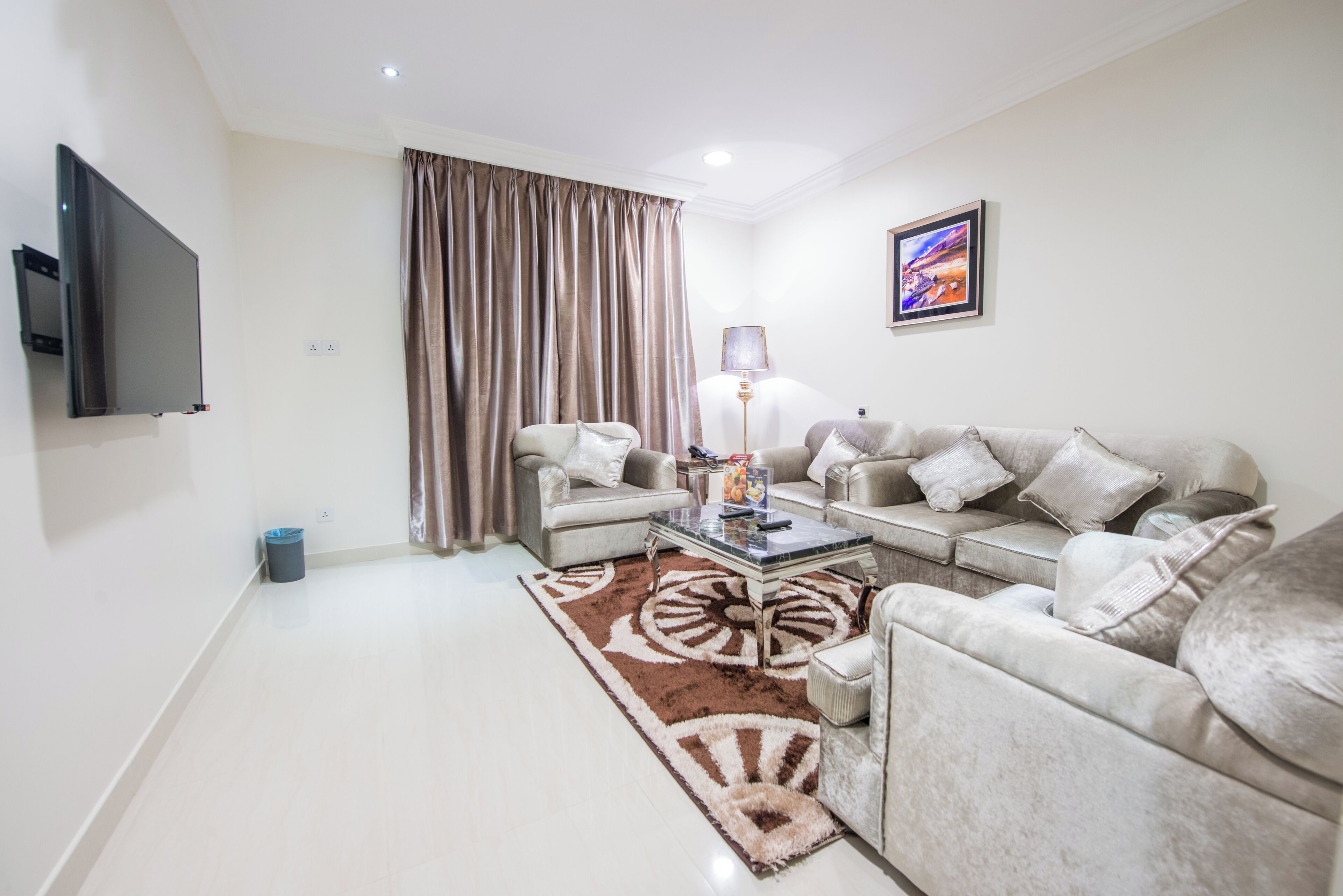 Huoneisto, 1 makuuhuone | Oleskelualue | Televisio